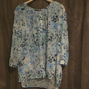 Apt. 9 Blue and White Patterned Blouse